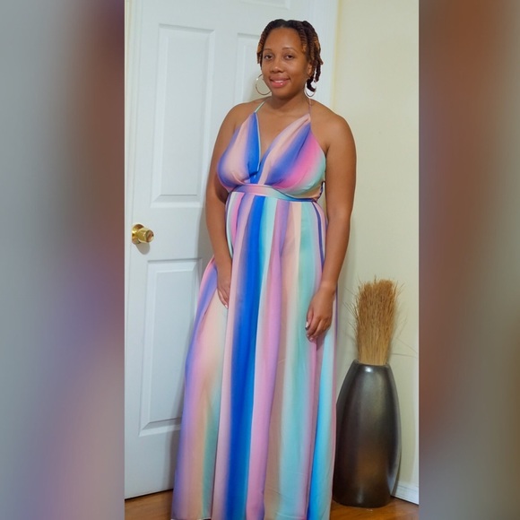 Deep V-Neck Maxi Dress - Picture 2 of 3